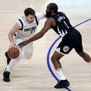 NBA季后赛：独行侠险胜快船 东契奇32分欧文23分