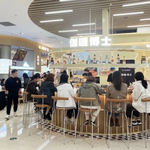 打卡“二次元”、逛吃新食集，陆家嘴中心L+MALL多重活动聚人气