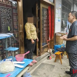 蛋糕店员工刚买的苹果手机丢失，捡到者拒千元感谢费要价5000元才还！判了