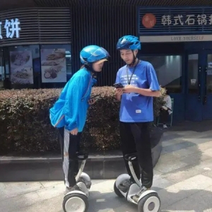 杭州妈妈送外卖，拿下全国冠军！带了1200名徒弟！网友：逆袭的人生