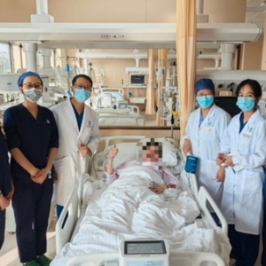 3次试管的“熊猫血”产妇突发大出血：一妇婴中秋开启母女“生命保卫战”