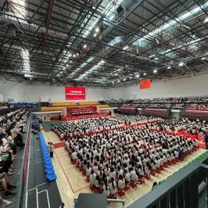 广东财贸职业学院：校长、劳模、校友同台为新生讲授“思政第一课”