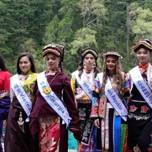“世界的眼睛看九寨”全球旅拍达人述“童话”