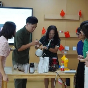 咖啡香里话健康！莲花街道打造健康生活科普新体验