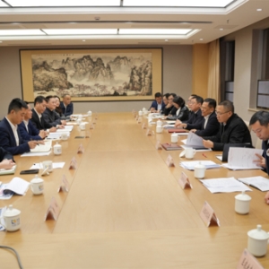 黎勇刘忠与乡村振兴(重庆)数字产业研究院董事长吴在学一行座谈