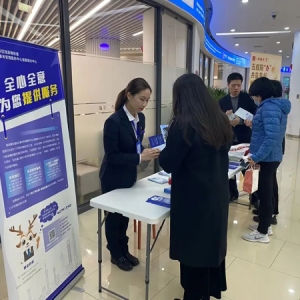 助力优化营商环境，他们深入开展“三进”政策宣传