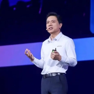 李彦宏：百度AI应用潮涌，文心大模型日均调用量激增30倍