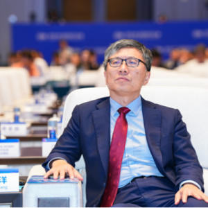 港科大校董会主席沈向洋：通用大模型会越来越少，行业大模型会越来越多