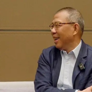 钟睒睒再次回应，谈到农民几度哽咽：永远不会下场直播，骂我的人也是受害者