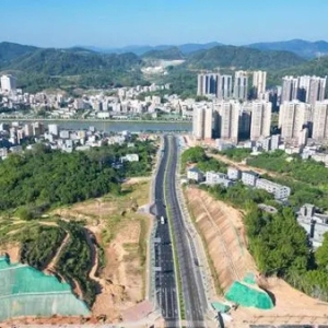 信宜玉都新区：“三纵六横”路网加速成形