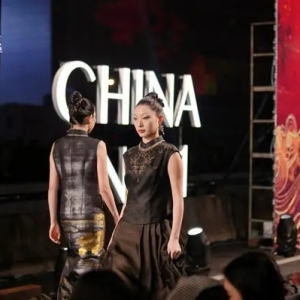 又一场时尚大秀！四季青服装特色街区助力杭州打造“新时尚之都”