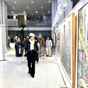 第十届上海市民艺术大展浦东新区优秀美术、书法、摄影作品展揭幕