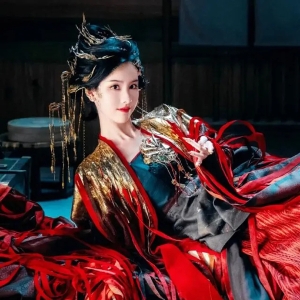 陈都灵终于演上一整部剧的女妖了