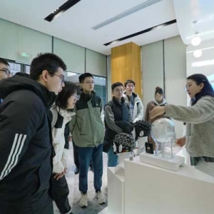 清华大学研究生社会实践基地在张江揭牌