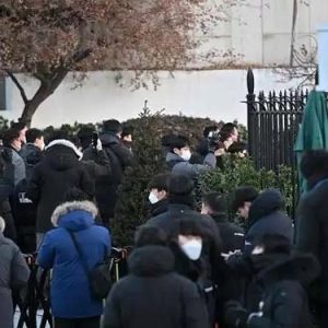 韩国调查人员同总统警卫发生肢体冲突 未进入尹锡悦所在建筑