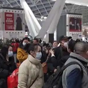 广东广州至湖北荆门务工人员免费返乡专列今日发车