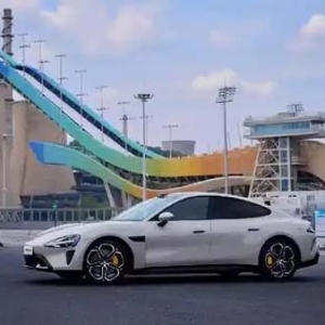 高盛看好小米汽车，提升其今年销量预期至 35 万辆