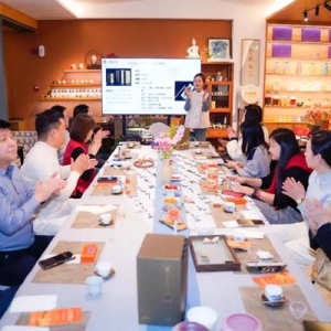 年轻人的新式养生：慢饮一杯茶，不为解渴，只为解心