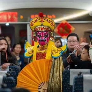 春节“高铁游九寨”动车组旅游列车连续4天开行