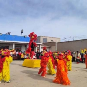 非遗中国年 陇原年味浓丨社火展演闹新春 “鼓”舞干劲豪气足