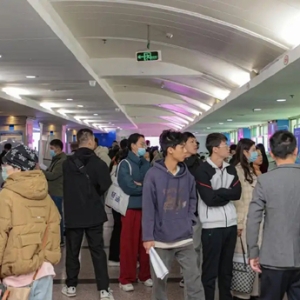 开门好，年后深圳首场市级招聘会供需两旺