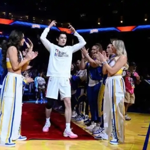 2025年NBA全明星赛的中国元素：草根球员曹芳连续“绝杀”，中国杂技再现赛场
