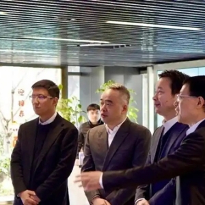 浦东新区区长带队走访岩山科技，共推AI创新“加速度”