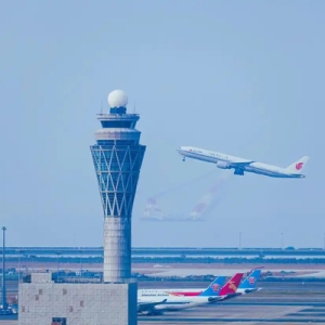 50317架次深圳航班起降量创新高 深圳空管多措并举护航蛇年春运