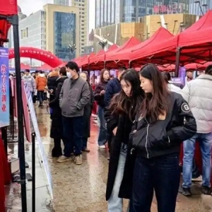 西宁市2025年“春风行动”专场招聘会举办