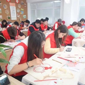 “丹青绘志愿 同心筑家园”安图社区筑民族团结与和谐社区