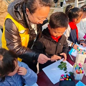 威海南海新区：在社区遇见春天