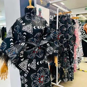 “活力非洲”空降上海时装周！一次看遍22个顶奢品牌，非洲时尚圈有多惊艳？