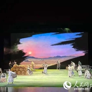 革命历史题材原创话剧《蒙藏学校》在呼和浩特上演