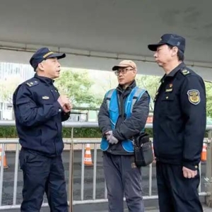 樱花树下不“添堵”！共享单车“包干制”守护武大周边美景