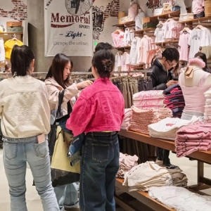 女装品牌MUSTOFF进京 “少女潮牌”越来越吃香？