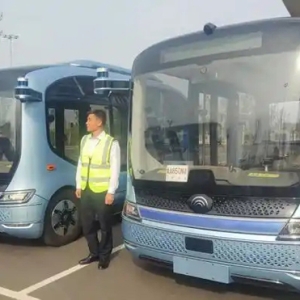 自主超车、自动避障，济南L4级自动驾驶公交车来了