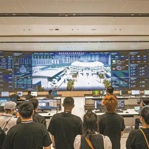 高科技迎接十五运 体育中心秀“大脑”