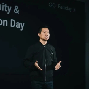 贾跃亭出任FF联席CEO，承诺将一半股权激励收益偿还中国债务