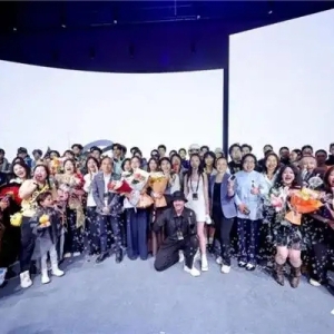 《渔渚边城》设计作品闪耀2025北服时装周