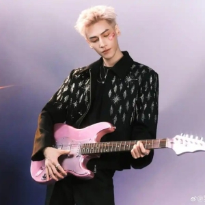 百场音乐演出五一火爆，“跨界艺人”登上音乐节引争议
