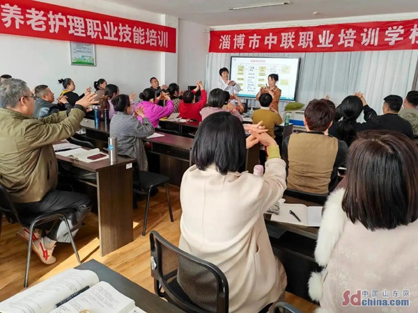 淄博招聘会开进培训学校 无缝衔接让技能照亮前程
