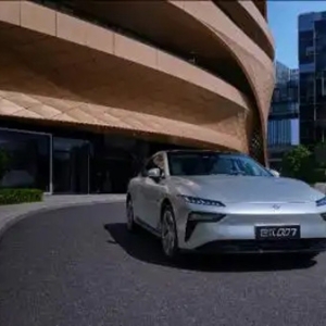 2025年轻人首购推荐！东风奕派eπ007新能源车重塑高价值出行