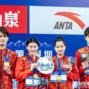 “这次只追了15米！” 潘展乐连超三人助浙江队夺男女4X100米混合泳接力冠军