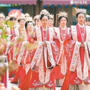 既传统又浪漫！铜川首届非遗与婚俗改革集体婚礼举行