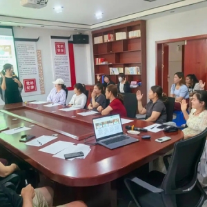 从倾听开始，做智慧父母——金盛路小学举办家庭教育讲座