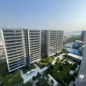 钱江新城二期天澜海岸首套二手房网签，房东赚300万元！