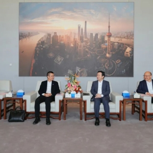 区领导会见参加浦东重点开发片区推介会的企业和机构代表