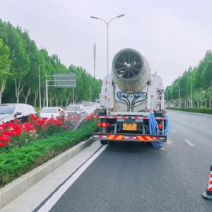 郑州市郑东新区：多措并举织密抗旱护绿防护网