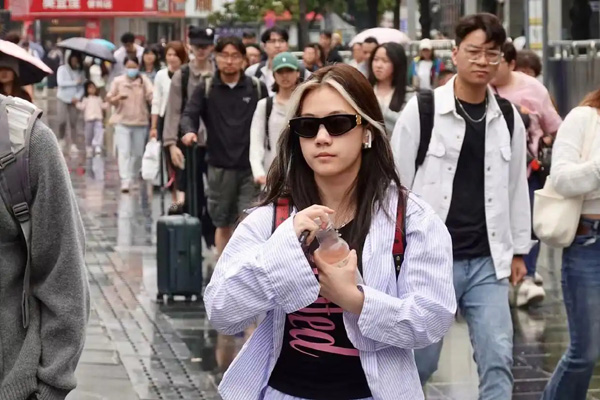 组图｜端午假期尾声，沪上交通枢纽迎返程高峰
