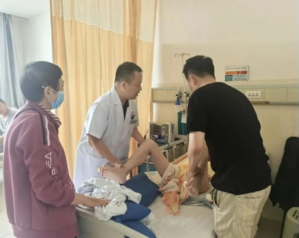 跨越千里援疆情，医疗帮扶惠民生